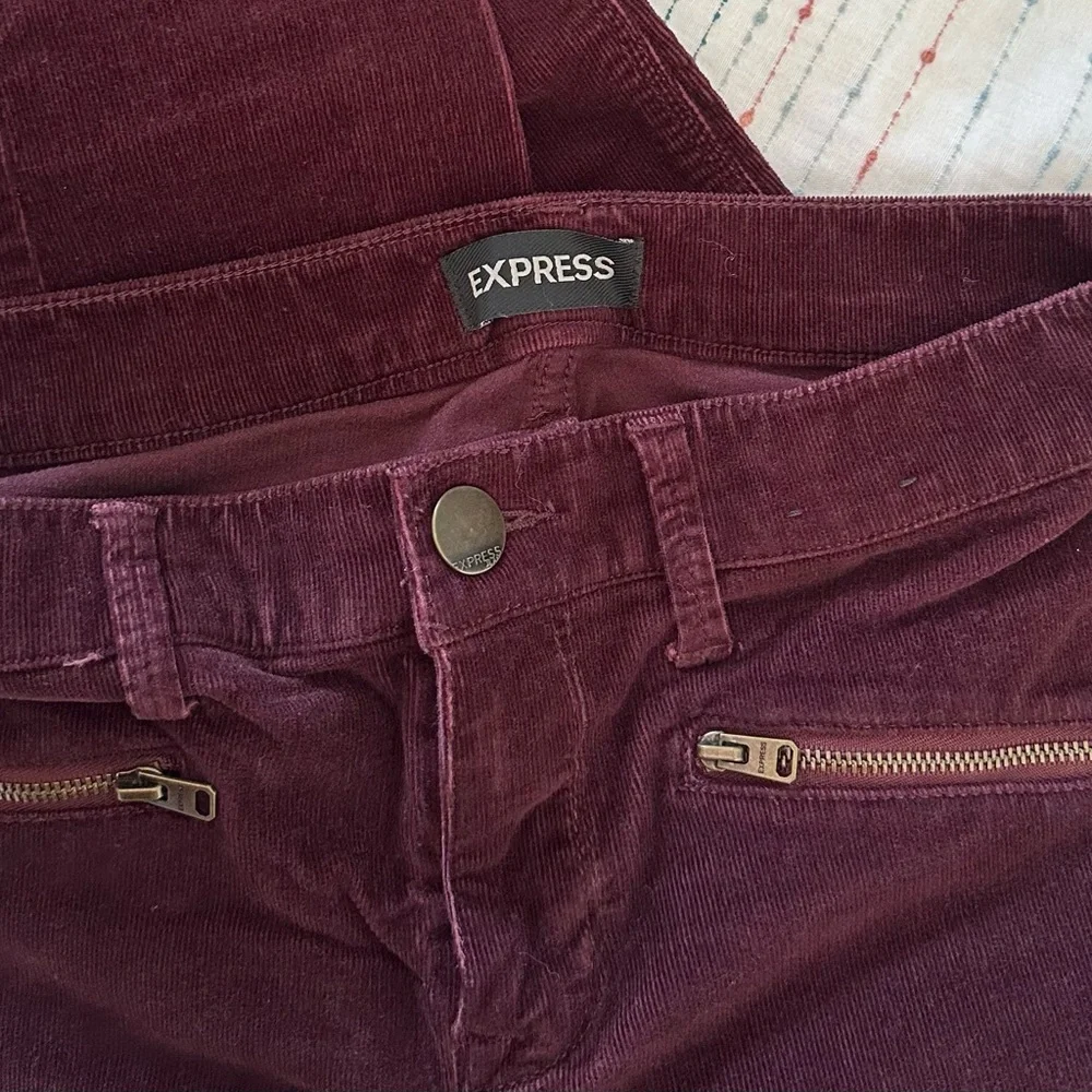 Women's EXPRESS Burgundy Corduroy Leggings Pants Size 2R 2